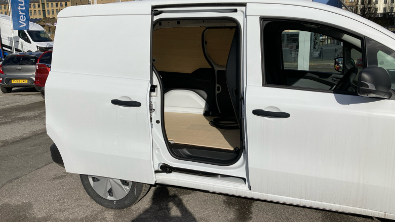 Nissan Townstar L1 Electric 90kW Acenta Van Auto 45kWh
